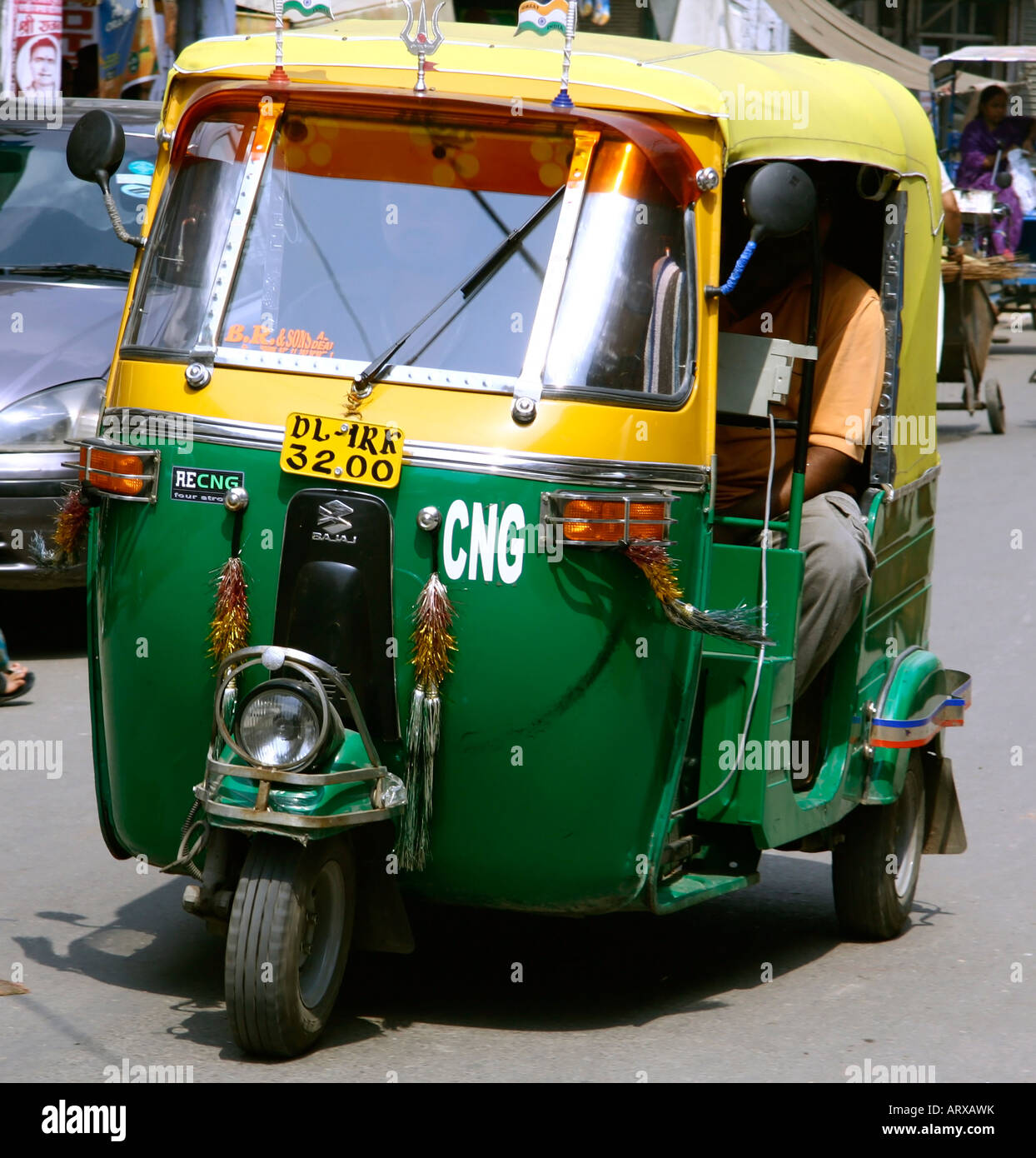 An Indian auto rickshaw was spotted driving through London traffic ...